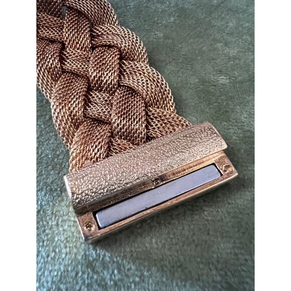 Gold Tone Braided Mesh Bracelet 7.25” Magnetic Clasp Retro Style - Picture 5 of 9